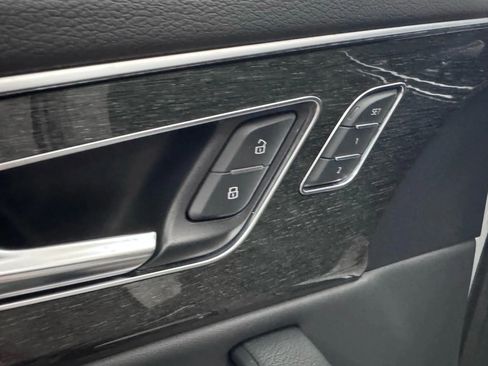 Used 2019 Audi Q8 Premium w/ Convenience Package image 22