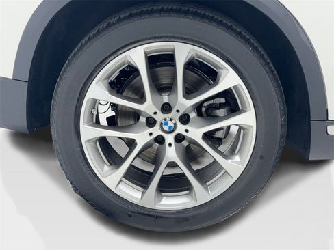 Used 2022 BMW X5 xDrive40i w/ Parking Assistance Package image 52