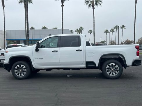 Used 2025 Chevrolet Silverado 2500 Custom w/ Custom Value Package image 7