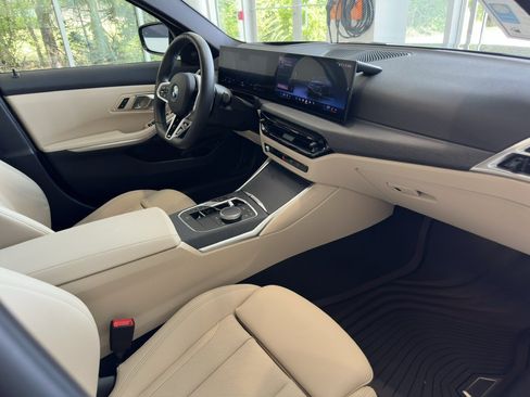 Used 2025 BMW 330i Sedan w/ M Sport Package RWD image 32