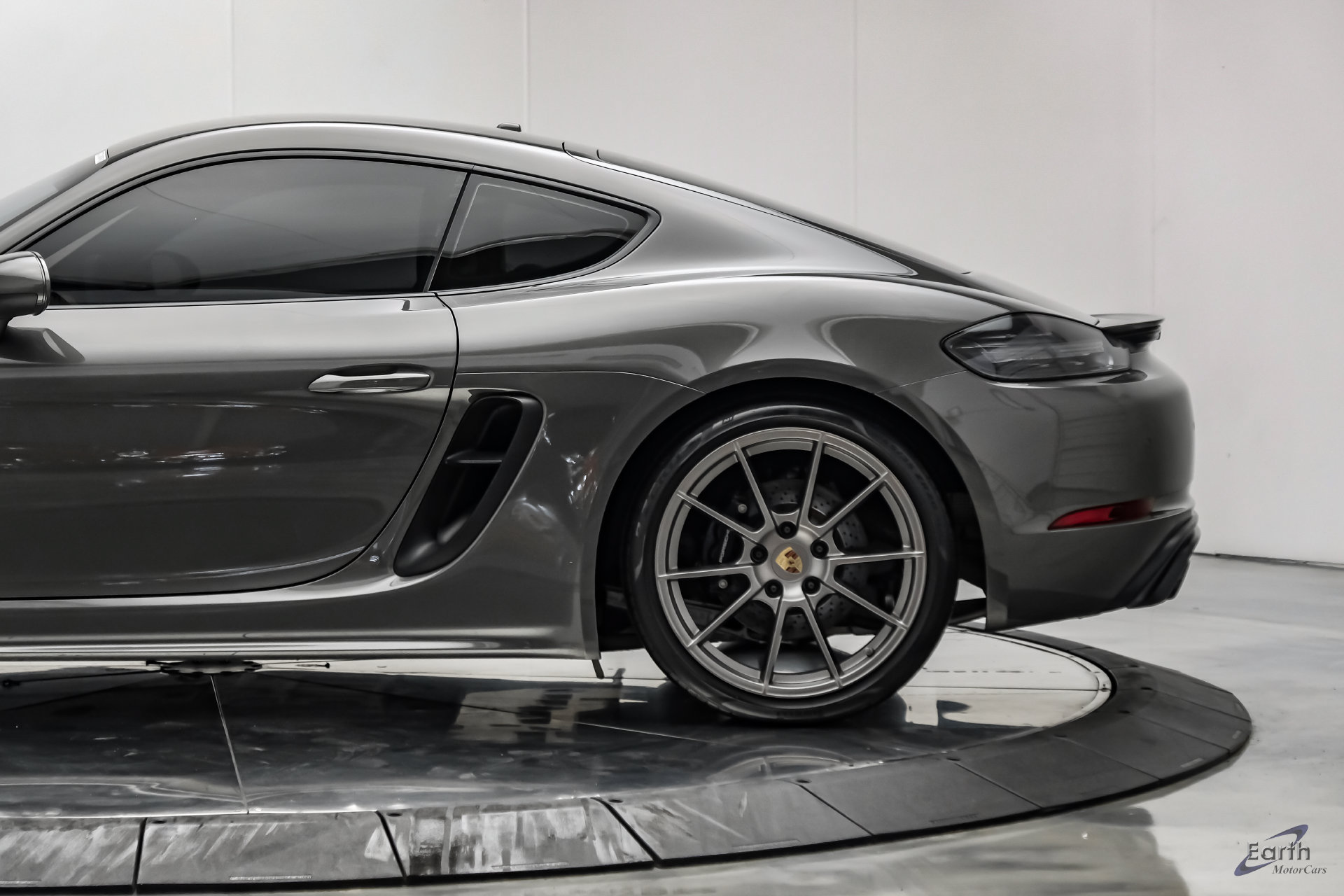 Used 2023 Porsche 718 Cayman GTS RWD image 8