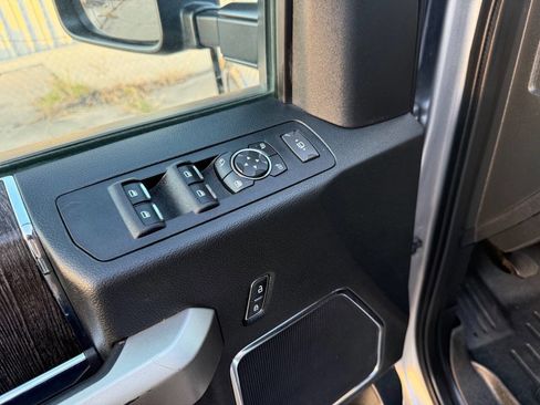 Used 2021 Ford F350 Lariat image 19