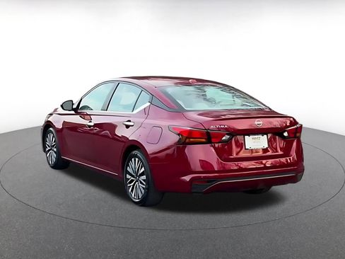Used 2025 Nissan Altima 2.5 SV image 11