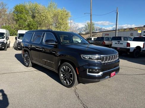Used 2022 Jeep Grand Wagoneer Series III AWD/4WD image 9