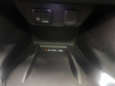 Used 2022 Chevrolet Traverse LT w/ LT Premium Package image 11