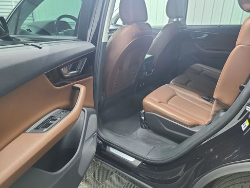 Used 2018 Audi Q7 3.0T Prestige w/ Prestige Package AWD/4WD image 37