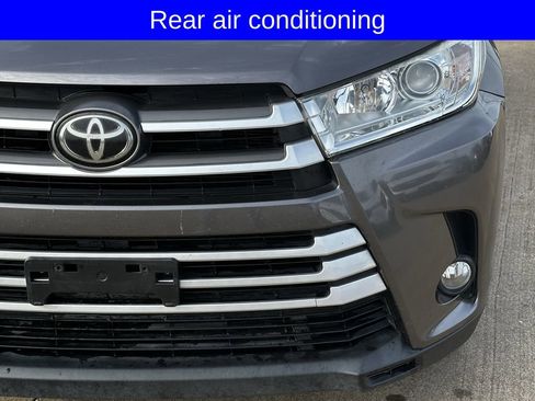 Used 2019 Toyota Highlander XLE image 10