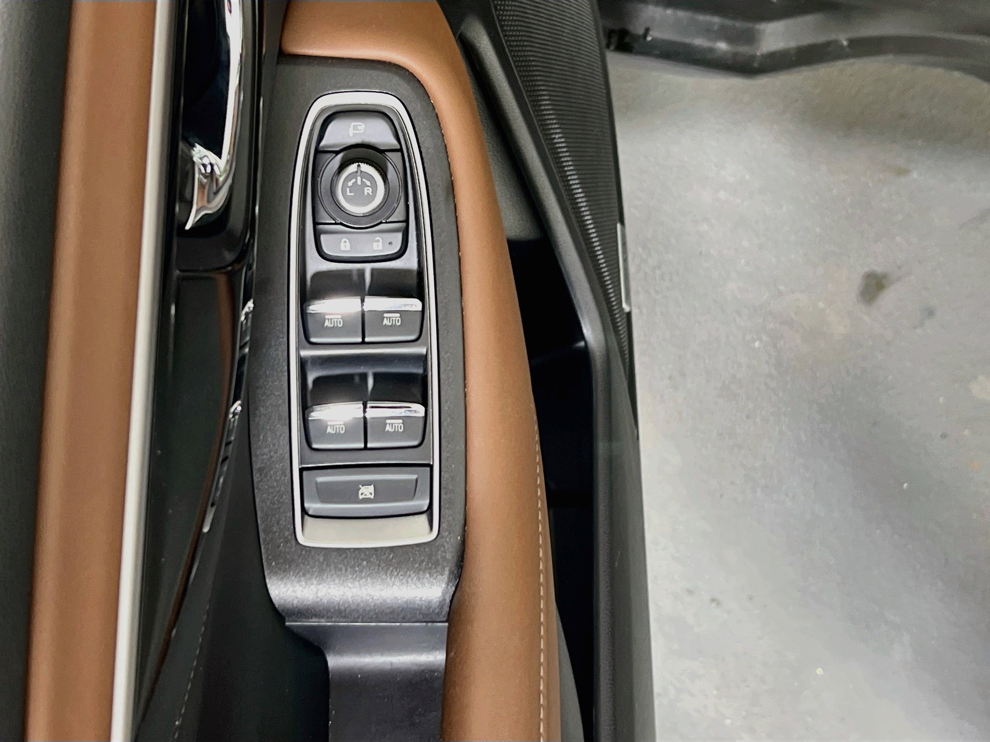 Used 2023 Subaru Outback Touring AWD/4WD image 18