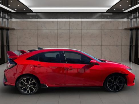 Used 2018 Honda Civic Sport image 6