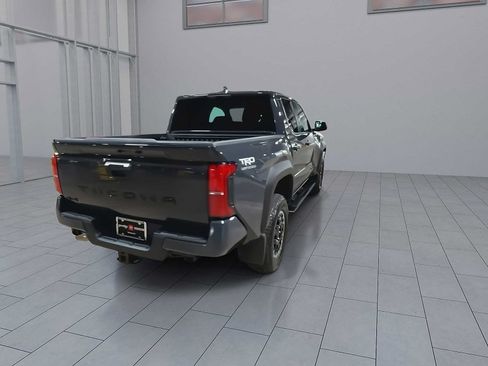 Used 2025 Toyota Tacoma TRD Off-Road AWD/4WD image 8