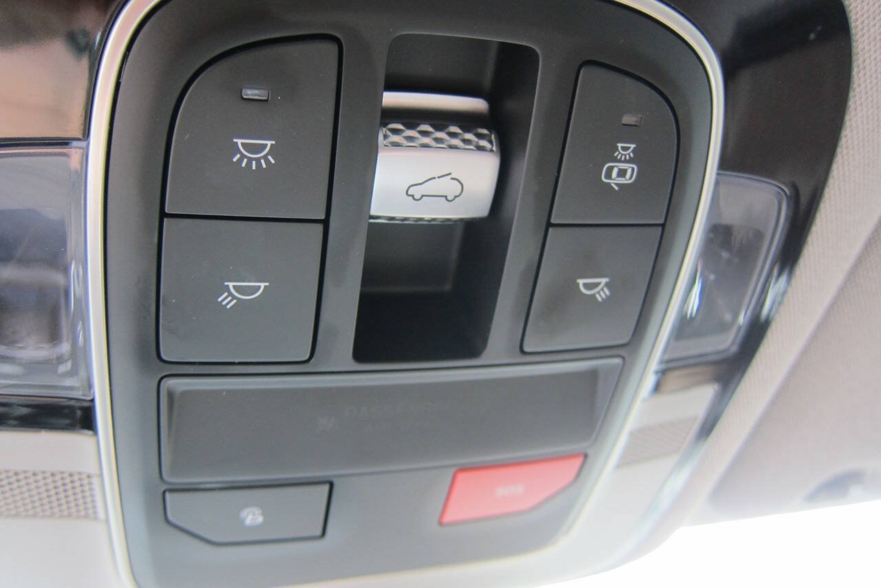 Used 2023 Hyundai Santa Fe Limited AWD/4WD image 18