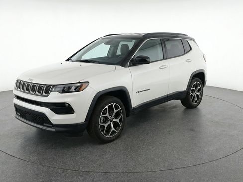 Used 2025 Jeep Compass Limited image 3