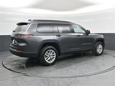 New 2025 Jeep Grand Cherokee L Laredo image 3