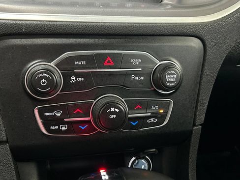 Used 2022 Dodge Charger SXT RWD image 33