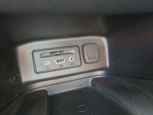 Used 2024 Chevrolet Equinox Premier AWD/4WD image 60