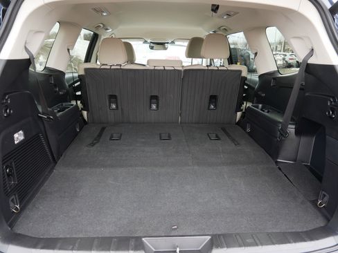 Used 2023 Subaru Ascent Premium w/ Convenience Package image 18