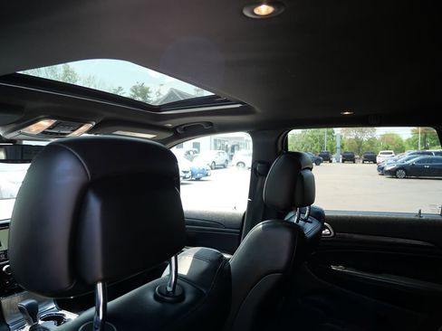 Used 2019 Jeep Grand Cherokee Altitude AWD/4WD image 21