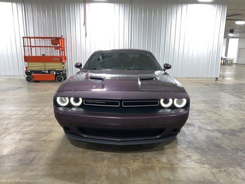 Used 2020 Dodge Challenger SXT image 2
