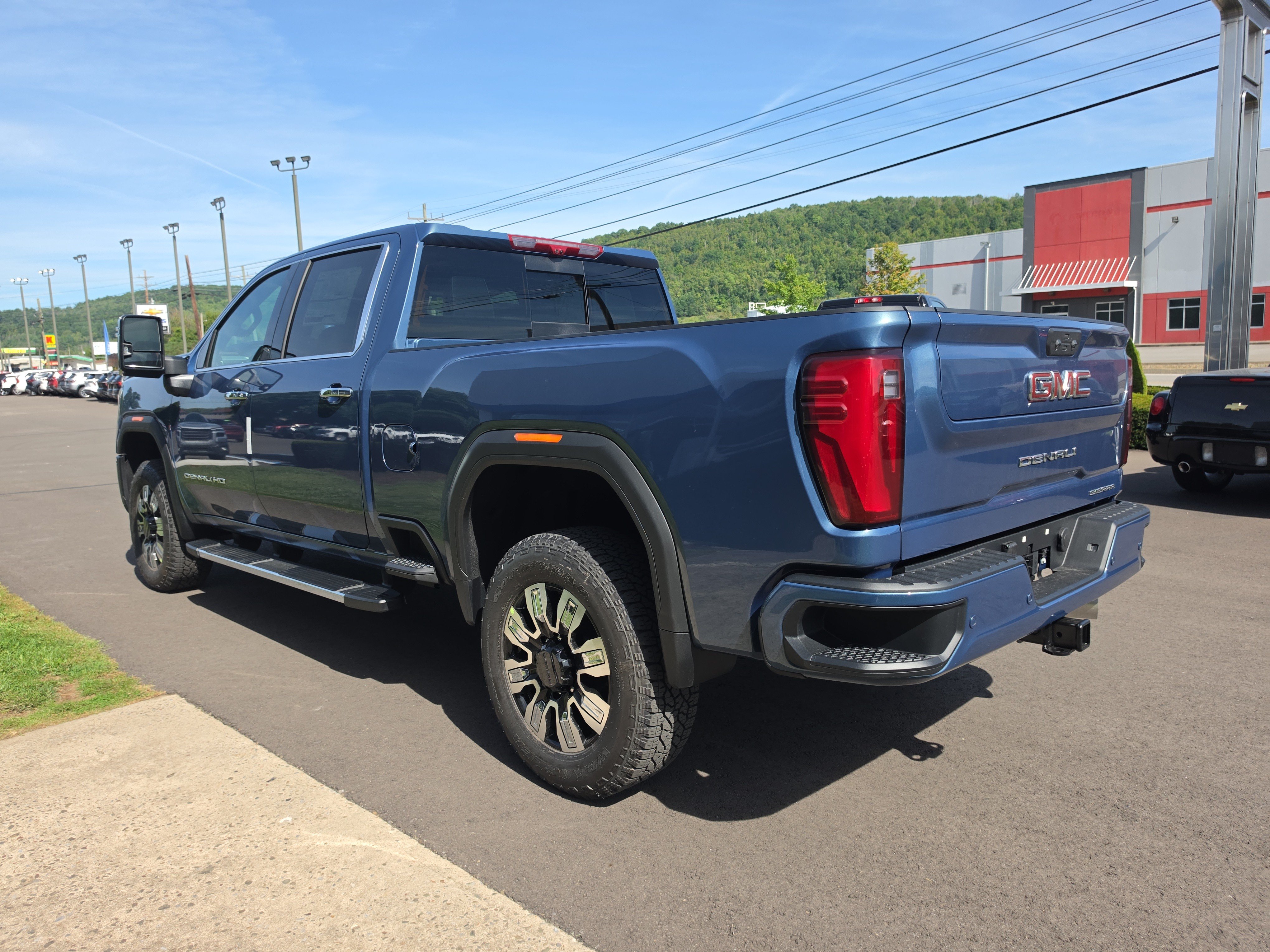 New 2026 GMC Sierra 3500 Denali w/ Denali Reserve Package AWD/4WD image 6