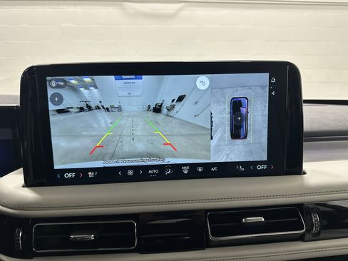 Used 2025 Lincoln Aviator Reserve AWD/4WD image 25