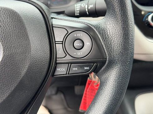 Certified 2022 Toyota Corolla LE image 28