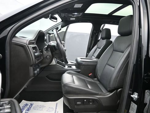 Used 2021 Chevrolet Suburban LT w/ LT Signature Package image 5