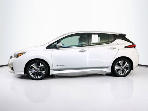 Used 2018 Nissan Leaf SV image 4