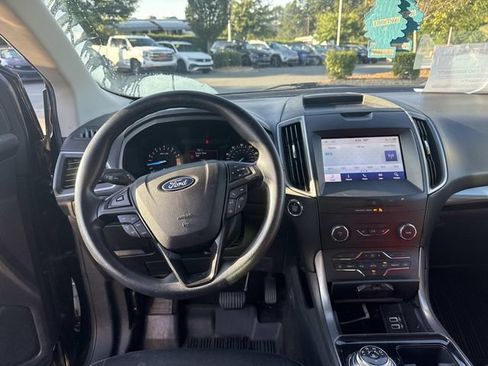 Used 2020 Ford Edge SE FWD image 5