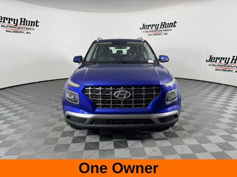 Used 2024 Hyundai Venue Limited image 5