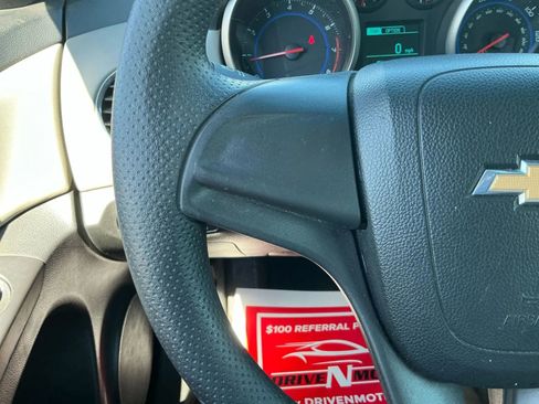 Used 2016 Chevrolet Cruze LS image 24