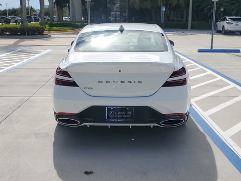 Used 2025 Genesis G70 2.5T image 10