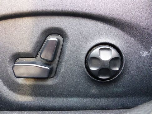 Used 2016 Chrysler 200 Limited w/ Convenience Group image 21