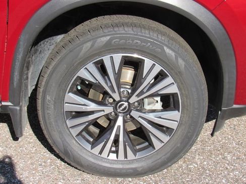 Certified 2023 Nissan Rogue SV image 11