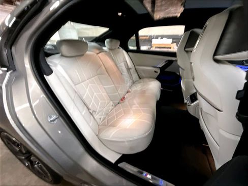 Certified 2025 BMW 760i xDrive AWD/4WD image 29