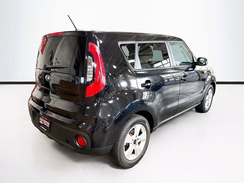 Used 2017 Kia Soul FWD image 6
