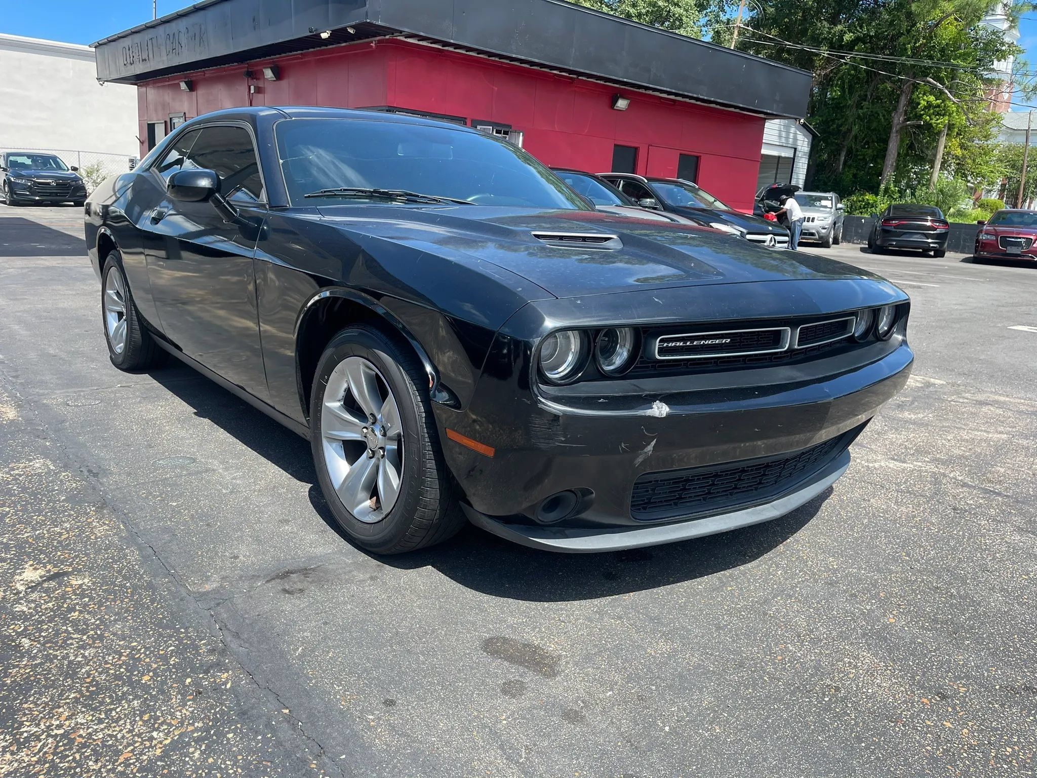 Used 2019 Dodge Challenger SXT RWD image 3
