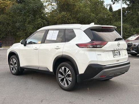 Used 2023 Nissan Rogue SV w/ SV Premium Package FWD image 5