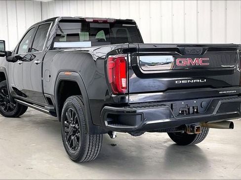 Used 2021 GMC Sierra 2500 Denali w/ Denali Black Diamond Edition AWD/4WD image 11