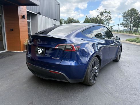 Used 2022 Tesla Model Y Performance AWD/4WD image 8