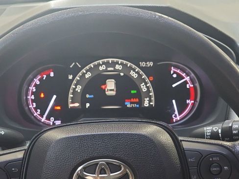 Used 2019 Toyota RAV4 Adventure image 19