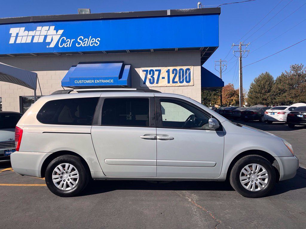 Used 2012 Kia Sedona LX FWD image 2