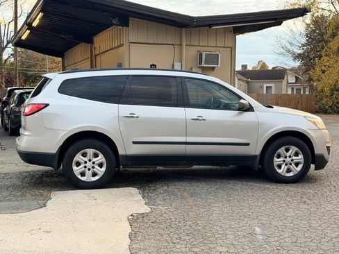 Used 2016 Chevrolet Traverse LS image 4