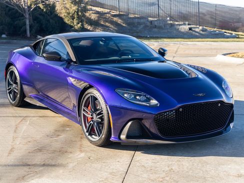 Used 2023 Aston Martin DBS Base image 3