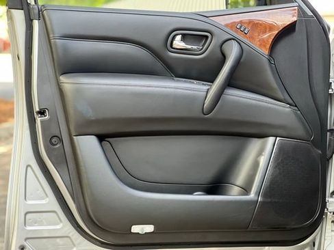 Used 2019 INFINITI QX80 Luxe AWD/4WD image 10