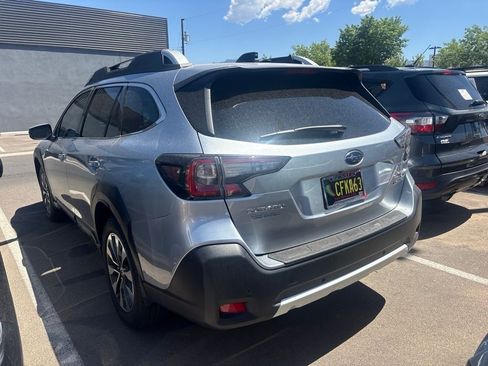 Used 2025 Subaru Outback Touring XT AWD/4WD image 4