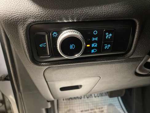 Used 2023 Ford Explorer Limited w/ Equipment Group 301A AWD/4WD image 23