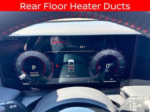 Used 2025 Nissan Kicks SR w/ SR Premium Package FWD image 11