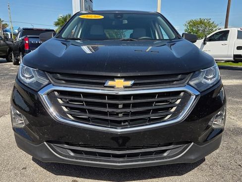 Used 2020 Chevrolet Equinox LS FWD image 2