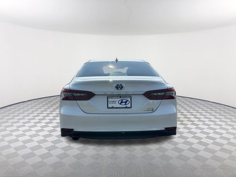 Used 2021 Toyota Camry XLE w/ Navigation Upgrade Package FWD image 6