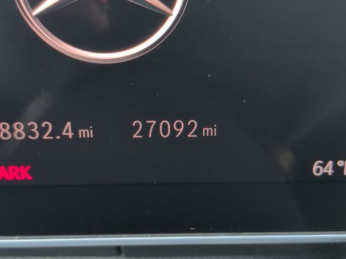 Used 2024 Mercedes-Benz GLC 300 image 14